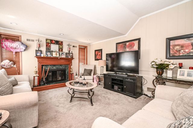 2350 N Lewis Avenue, Waukegan, IL 60087
