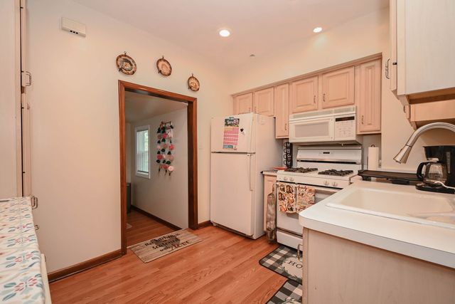 2350 N Lewis Avenue, Waukegan, IL 60087