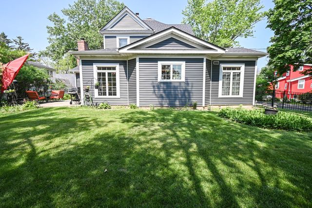 2350 N Lewis Avenue, Waukegan, IL 60087