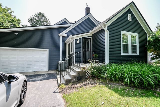 2350 N Lewis Avenue, Waukegan, IL 60087