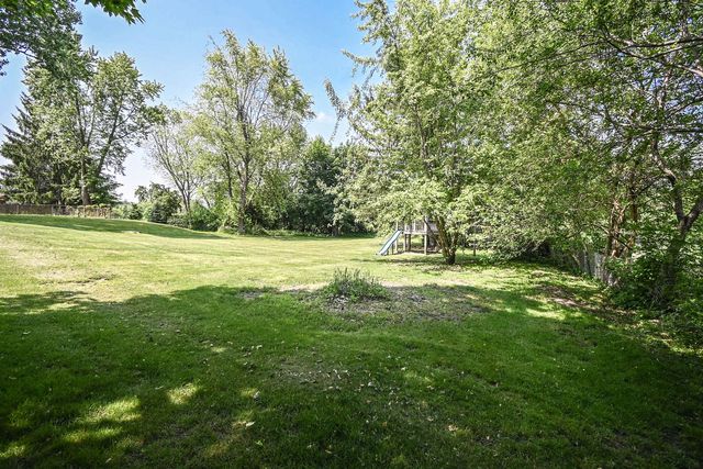 2350 N Lewis Avenue, Waukegan, IL 60087