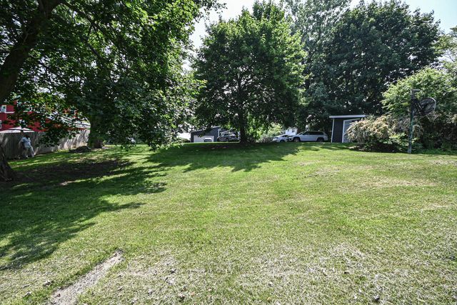 2350 N Lewis Avenue, Waukegan, IL 60087