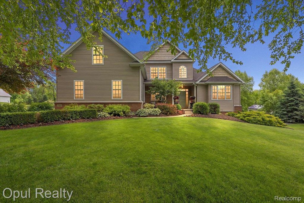 5164 Birch Lane, Springfield Charter Township, MI 48350