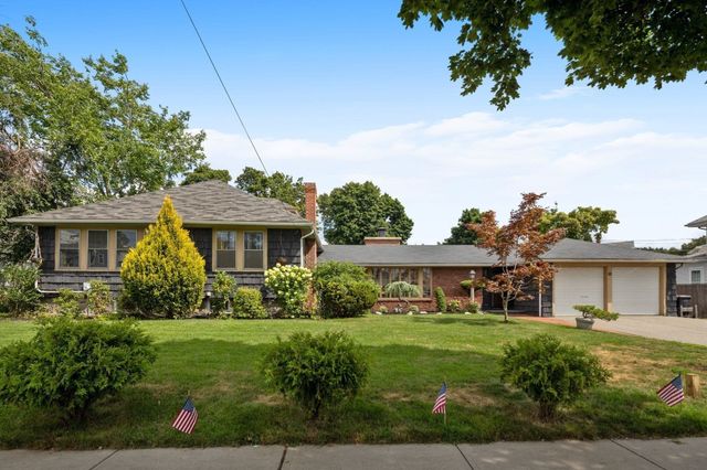 92 Narragansett Rd, Quincy, MA 02169