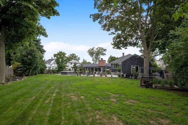 92 Narragansett Rd, Quincy, MA 02169