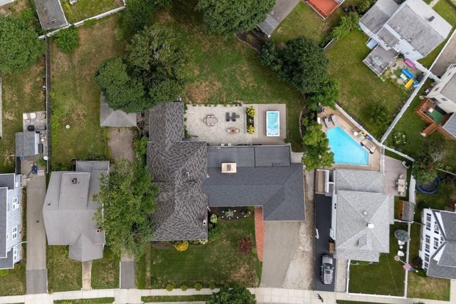 92 Narragansett Rd, Quincy, MA 02169