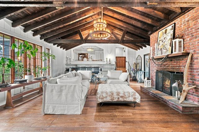 92 Narragansett Rd, Quincy, MA 02169
