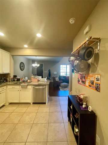 3803 Cascade Sky Drive, Arlington, TX 76005