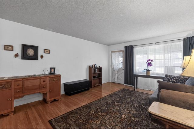 6600 Whitsett Dr, North Highlands, CA 95660