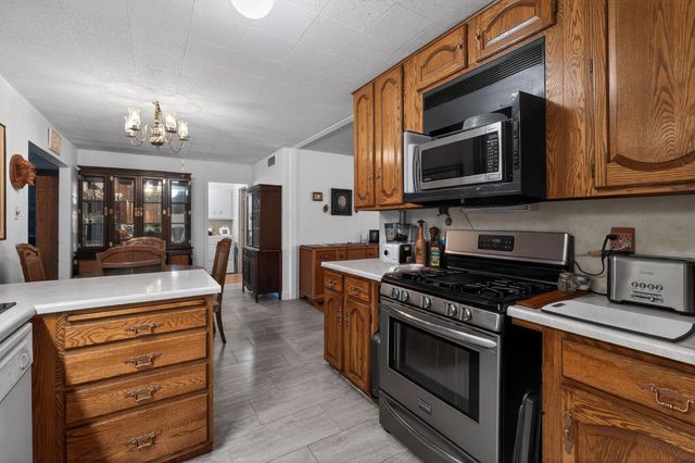 6600 Whitsett Dr, North Highlands, CA 95660