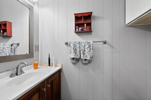 6600 Whitsett Dr, North Highlands, CA 95660