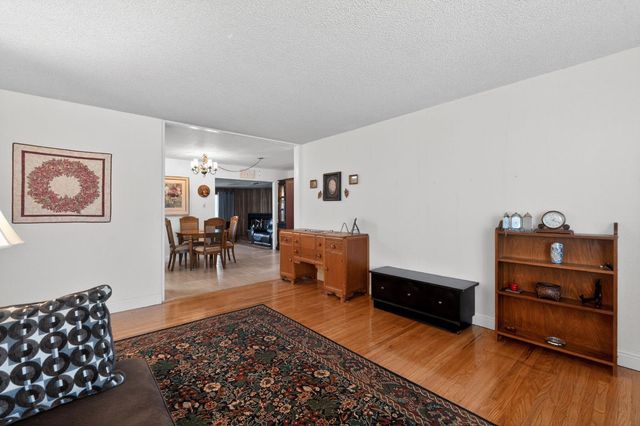 6600 Whitsett Dr, North Highlands, CA 95660