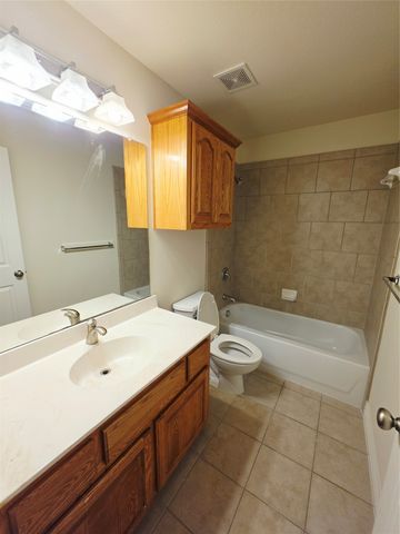 4231 Towne Lake Court, Irving, TX 75061