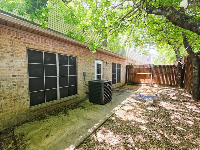4231 Towne Lake Court, Irving, TX 75061