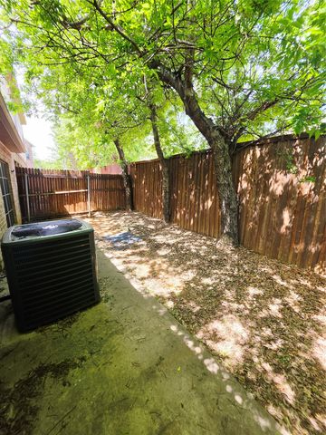 4231 Towne Lake Court, Irving, TX 75061