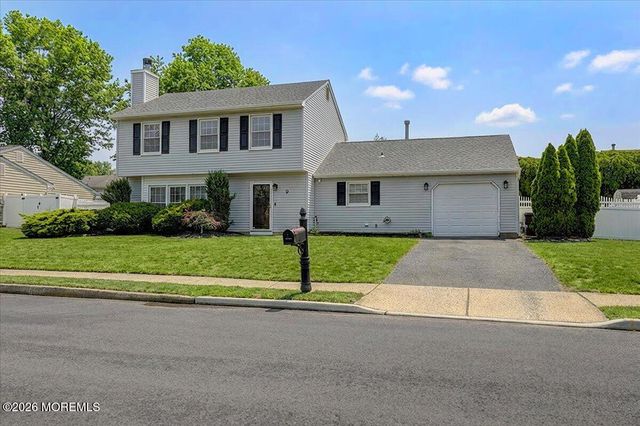 9 Regina Drive, Howell, NJ 07731
