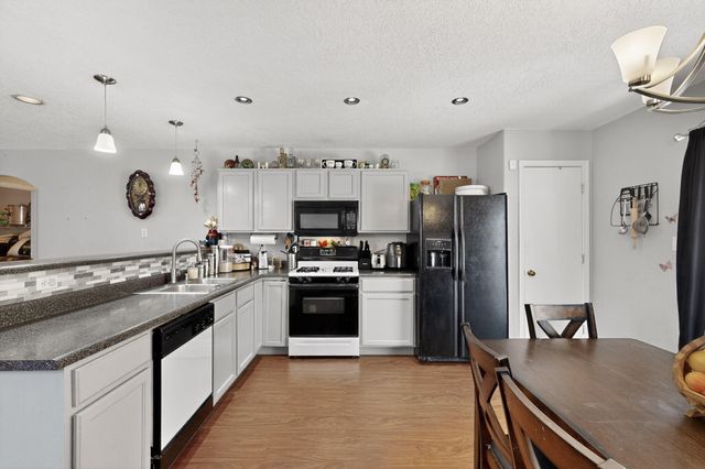 700 W Lone Pine Drive SW, Albuquerque, NM 87121