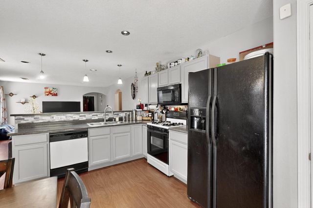 700 W Lone Pine Drive SW, Albuquerque, NM 87121