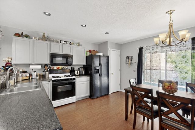 700 W Lone Pine Drive SW, Albuquerque, NM 87121