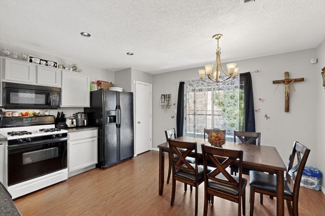 700 W Lone Pine Drive SW, Albuquerque, NM 87121