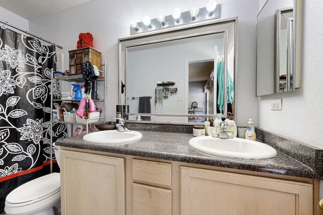 700 W Lone Pine Drive SW, Albuquerque, NM 87121