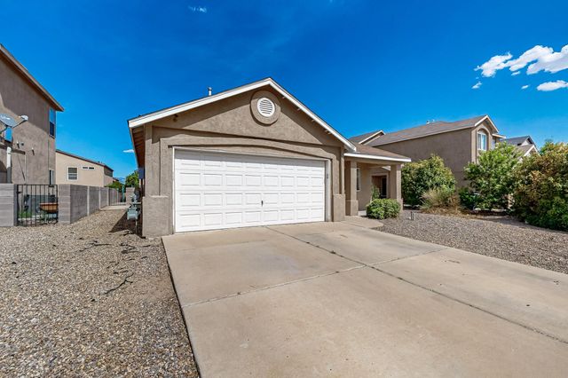 700 W Lone Pine Drive SW, Albuquerque, NM 87121