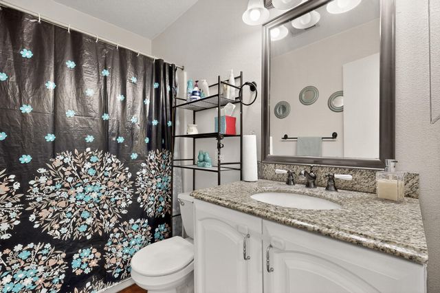 700 W Lone Pine Drive SW, Albuquerque, NM 87121