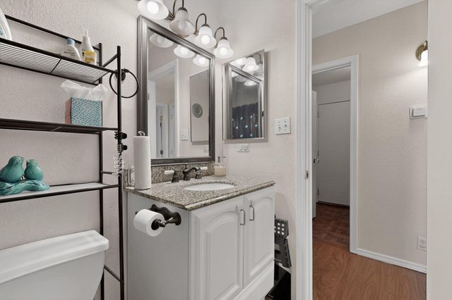 700 W Lone Pine Drive SW, Albuquerque, NM 87121