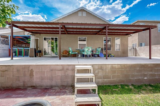 700 W Lone Pine Drive SW, Albuquerque, NM 87121