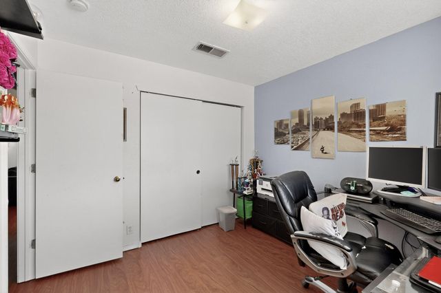 700 W Lone Pine Drive SW, Albuquerque, NM 87121