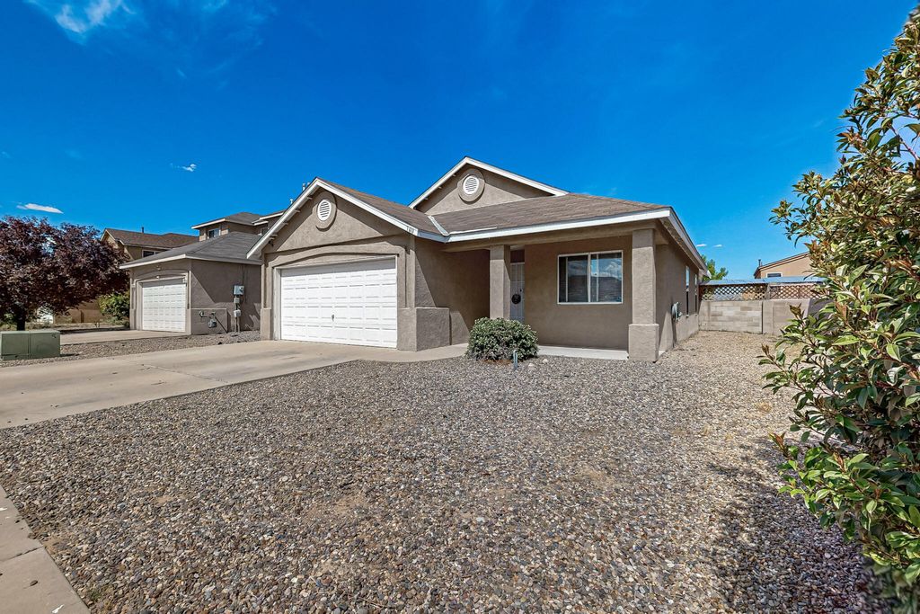 700 W Lone Pine Drive SW, Albuquerque, NM 87121