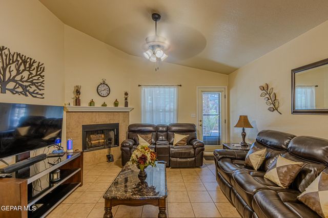 2929 Pebble Rock Place, El Paso, TX 79938