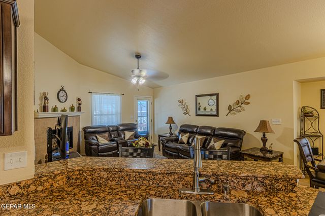 2929 Pebble Rock Place, El Paso, TX 79938