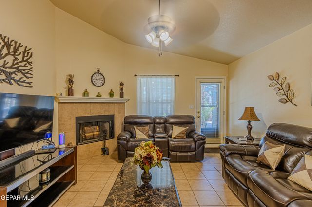 2929 Pebble Rock Place, El Paso, TX 79938