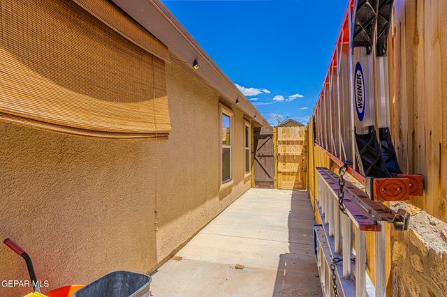 2929 Pebble Rock Place, El Paso, TX 79938
