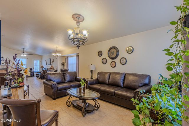 2929 Pebble Rock Place, El Paso, TX 79938