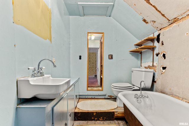 218 W ELM Street, Chillicothe, IL 61523