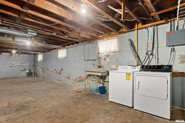 218 W ELM Street, Chillicothe, IL 61523