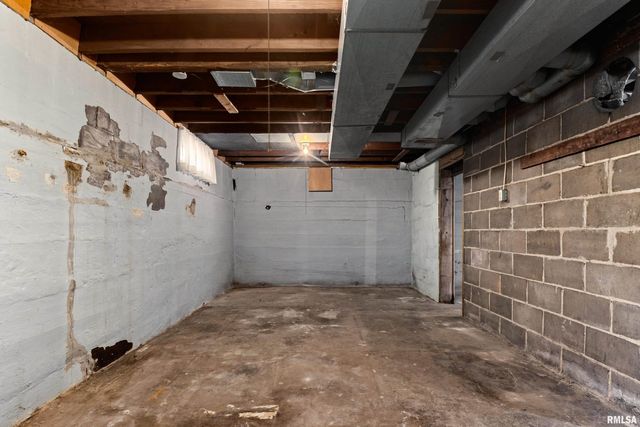 218 W ELM Street, Chillicothe, IL 61523