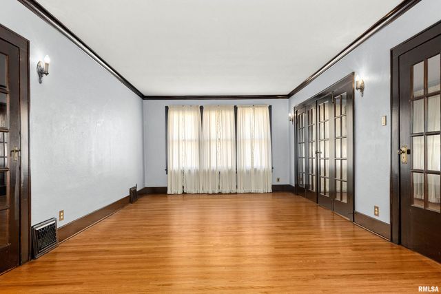 218 W ELM Street, Chillicothe, IL 61523