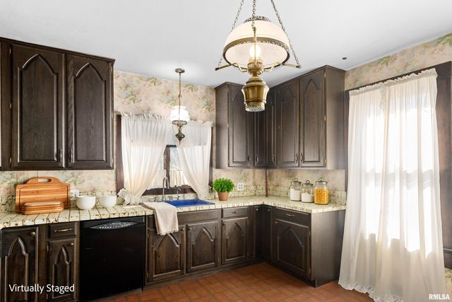 218 W ELM Street, Chillicothe, IL 61523