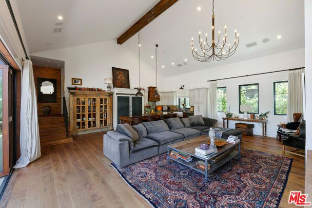 28960 Crags Drive, Agoura Hills, CA 91301