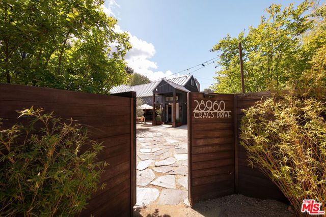28960 Crags Drive, Agoura Hills, CA 91301