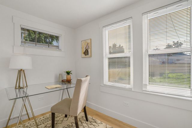2724 N Mobile Avenue, Chicago, IL 60639
