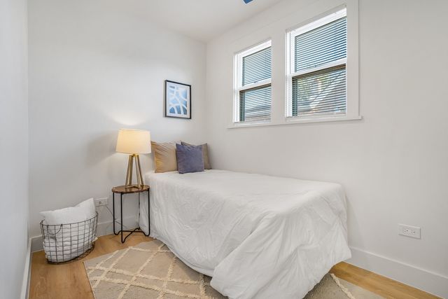 2724 N Mobile Avenue, Chicago, IL 60639