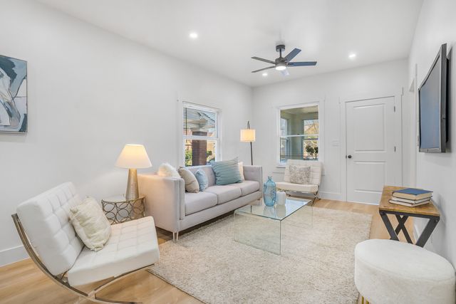 2724 N Mobile Avenue, Chicago, IL 60639