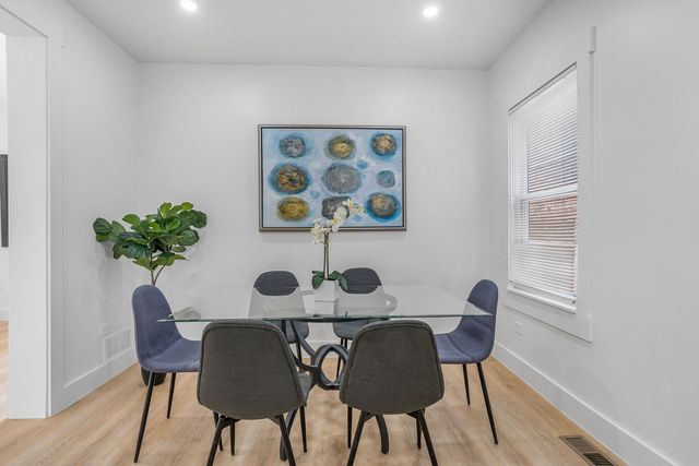 2724 N Mobile Avenue, Chicago, IL 60639