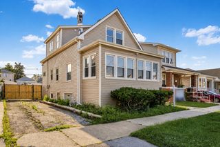 2724 N Mobile Avenue, Chicago, IL 60639