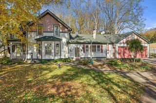 5724 N Helenville Road, Helenville, WI 53137