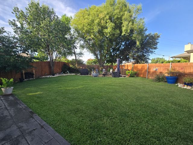 13033 Fencerow Road, Fort Worth, TX 76244
